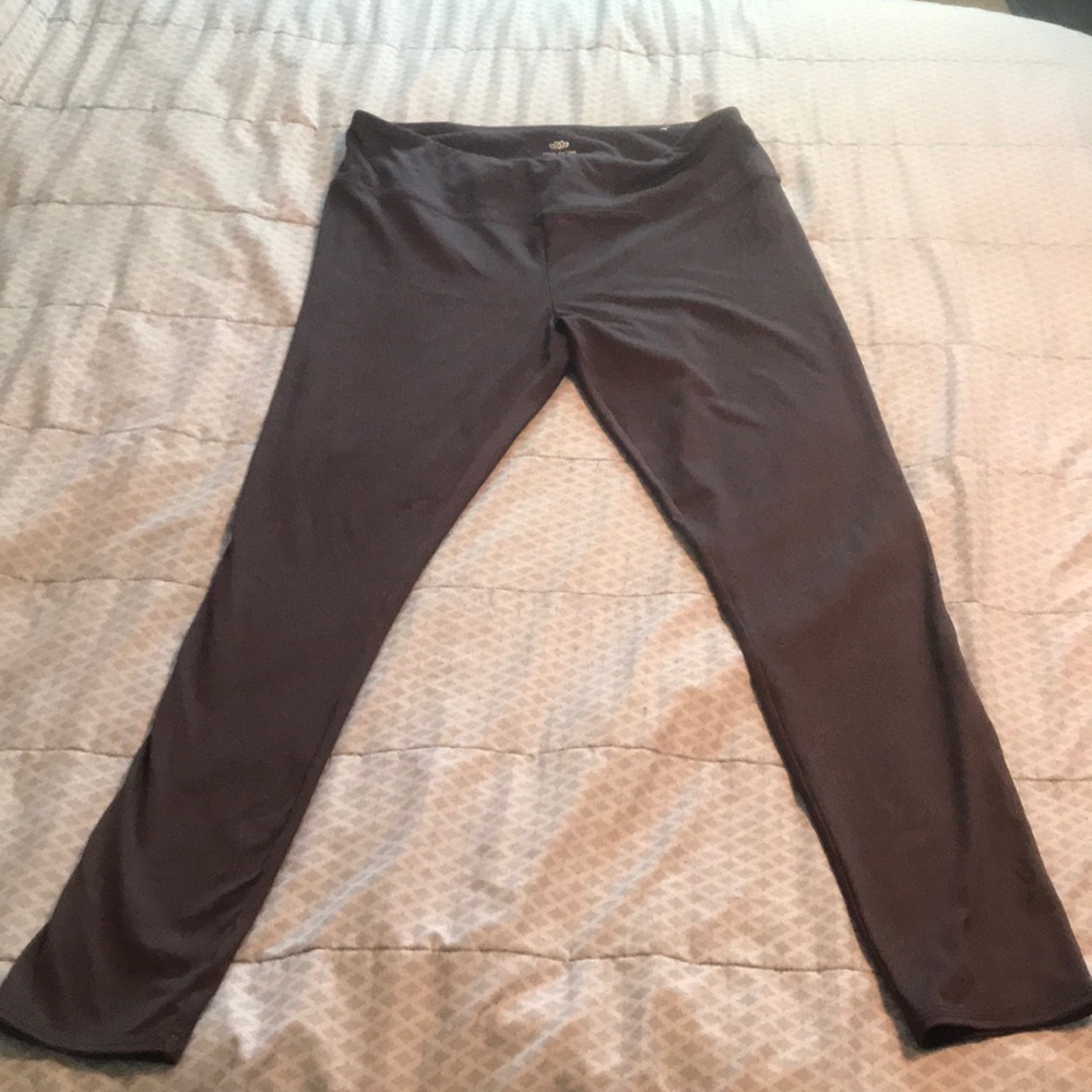 Women’s stretchy leggings L